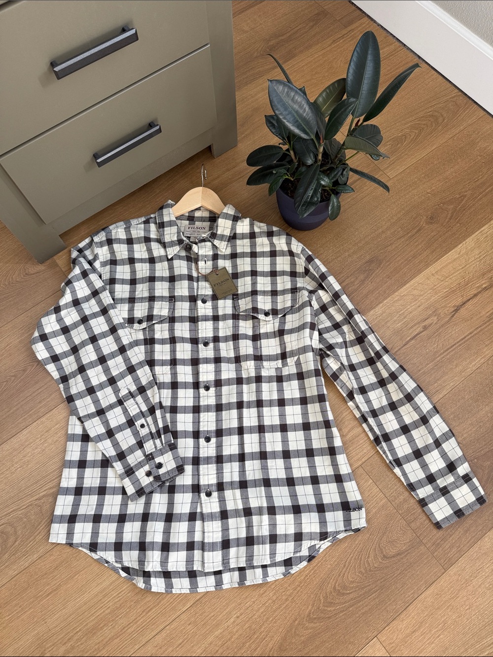 NWT! Filson Brown & Cream Alaskan Guide Shirt in 100% Cotton